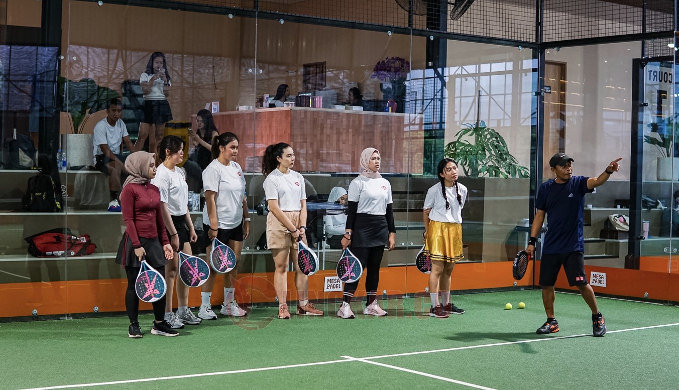 Sejunlah peserta Wellness Day yang digelar oleh klinik kecantikan modern Immoderma ikuti kegiatan Padel. (dok Immoderma)