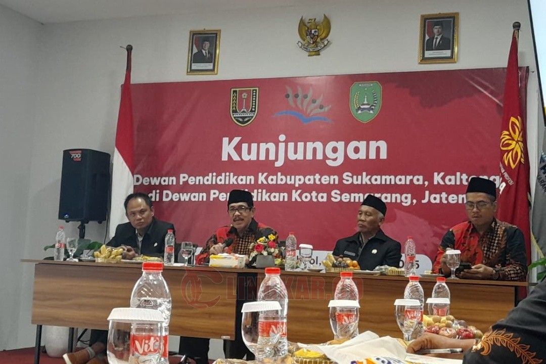 Silaturahmi Dewan Pendidikan Kabupaten Sukamara Kalteng dengan Dewan Pendidikan Kota Semarang di kampus Graha Wisata Hotel School Semarang, Sabtu (1/11/1/2025). Foto: dokumentasi
