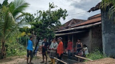 29 rumah di Desa Gempolsewu Kecamatan Rowosari Kabupaten Kendal terdampak angin kencang