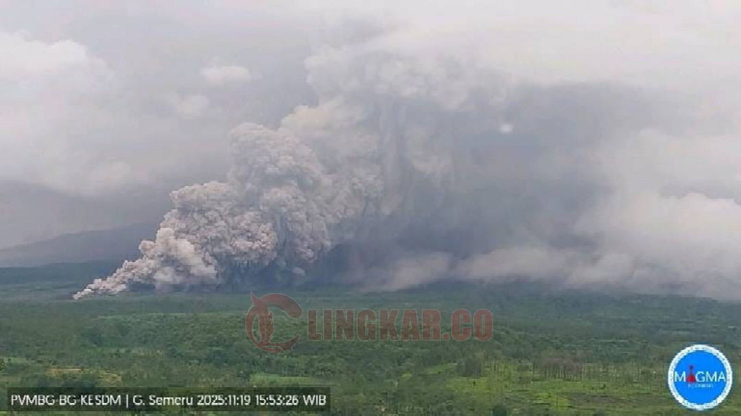 Erupsi Gunung Semeru. Foto: dokumentasi