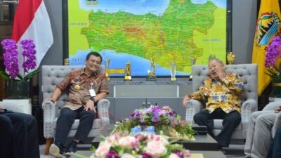 Gubernur Jawa Tengah Ahmad Luthfi menerima perwakilan pengusaha pada Kamis, (20/11/2025).