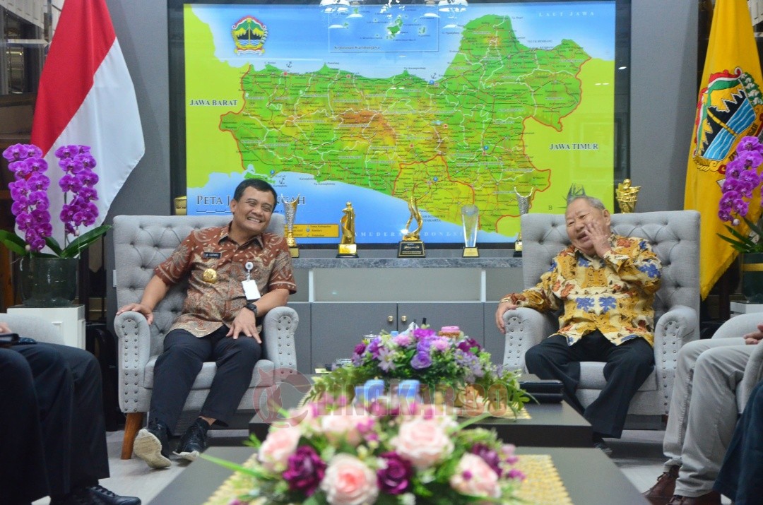 Gubernur Jawa Tengah Ahmad Luthfi menerima perwakilan pengusaha pada Kamis, (20/11/2025).