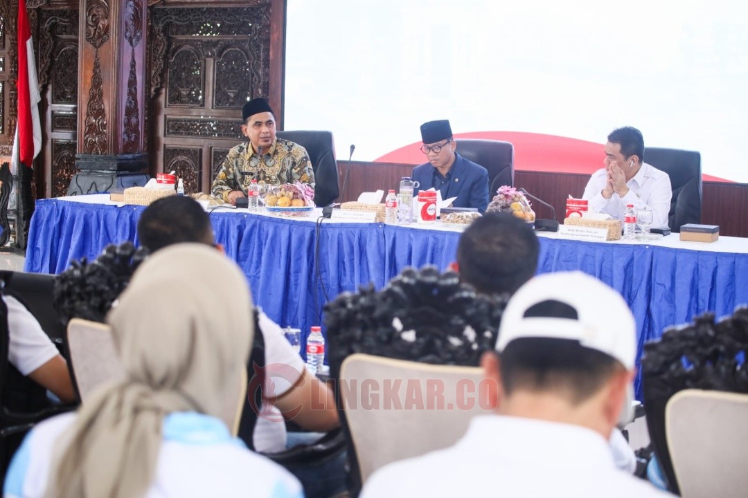 Wagub Jateng Taj Yasin Maimoen saat menghadiri Soft Launching Liga Desa 2025 yang digelar di Pendopo Pemerintah Kabupaten Semarang, Kamis (20/11/2025),