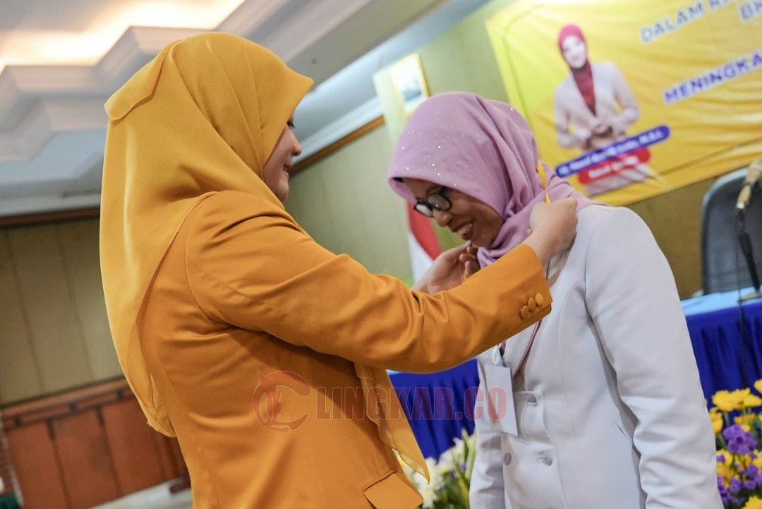 Ketua BKOW Jateng, Nawal Arafah Yasin saat Pembukaan Pelatihan Paralegal untuk membentuk relawan Pendamping Korban Kekerasan Perempuan dan Anak (Relawan Perunggu), di Hotel Siliwangi, Sabtu (22/11/2025). Foto: dokumentasi