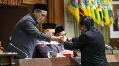 Wakil Gubernur Jawa Tengah, Tak Yasin Maimoen dalam rapat paripurna bersama DPRD Jateng dengan agenda Penjelasan Gubernur atas Raperda Rancangan APBD 2026 dan Nota Keuangannya, di Gedung Berlian Kota Semarang, pada Senin, (24/11/2025). Foto: dokumentasi