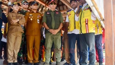 Gubernur Jawa Tengah Ahmad Luthfi bersama Kepala Badan Nasional Penanggulangan Bencana (BNPB), Suharyanto, meninjau rumah pompa Sringin dan Kolam Retensi Terboyo, Kota Semarang