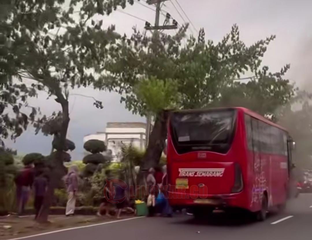 Bus Trans Semarang alami insiden kebakaran di tanjakan Silayur. (dok Istimewa)