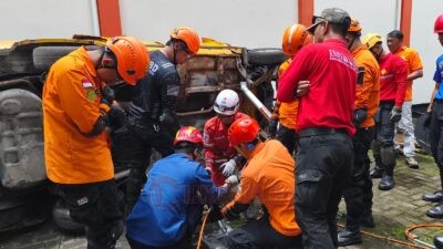 Anggota FKP3 Semarang raya ikuti Bimtek penanganan kecelakaan kendaraan. (dok Basarnas Semarang)