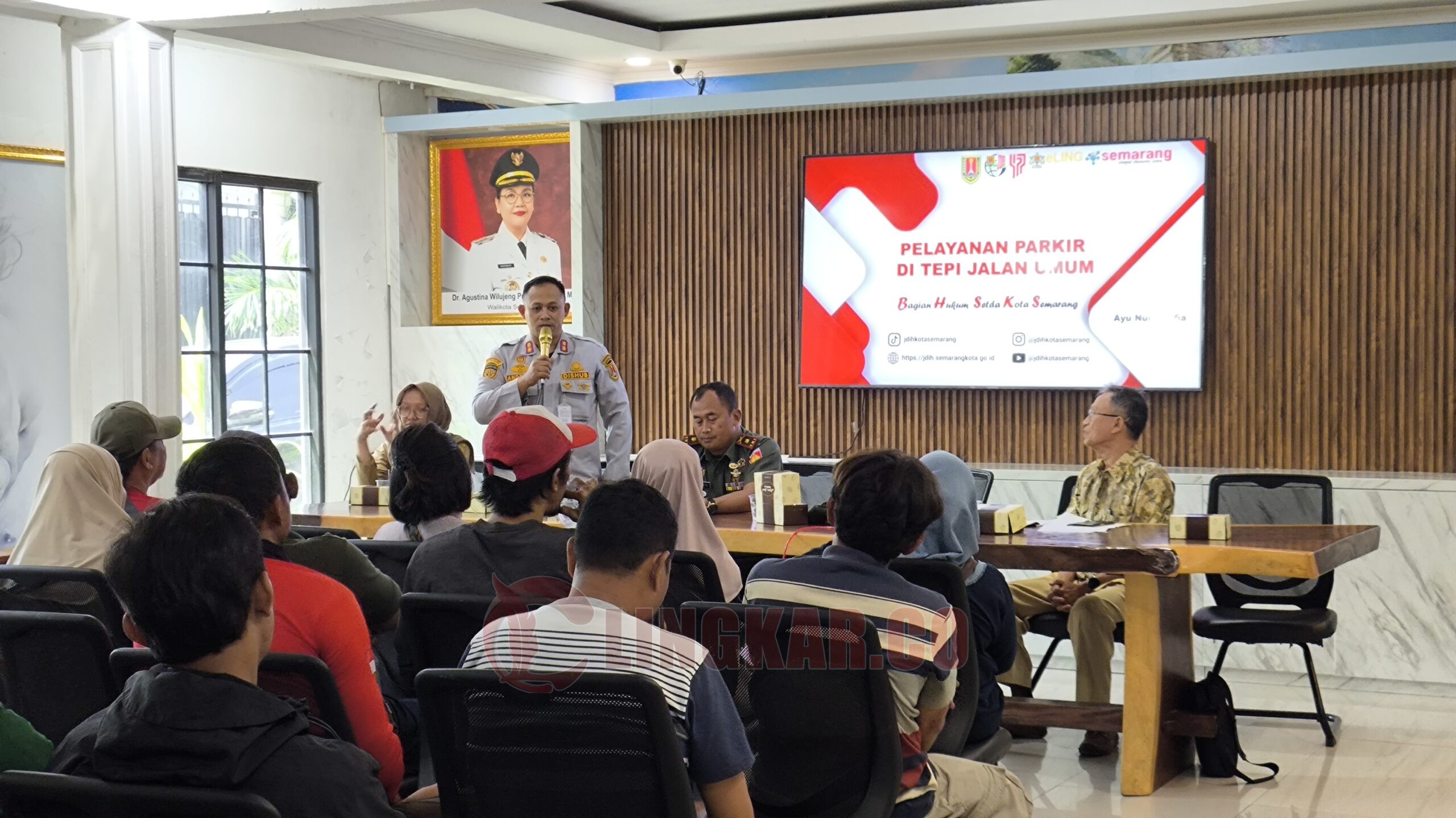 Sosialisasi Jukir di wilayah Kecamatan Semarang Tengah oleh Dishub Kota Semarang. (dok Alan Henry)