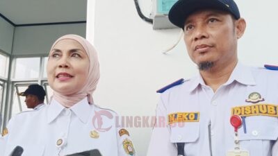Bupati Kendal Dyah Kartika Permanasari saat Peresmian Pos Jaga dan Palang Pintu Perlintasan 54, di Balai Desa Purworejo, Rabu (10/12/2025).