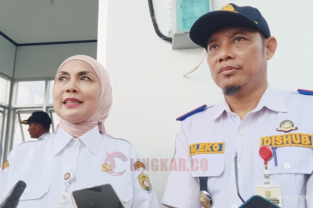 Bupati Kendal Dyah Kartika Permanasari saat Peresmian Pos Jaga dan Palang Pintu Perlintasan 54, di Balai Desa Purworejo, Rabu (10/12/2025).