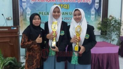 Dua siswi MA Sabilunnajah Kendal meraih juara dua pada cabang Tilawah dan Tahfizh Al Qur'an pada MTQ tingkat Kecamatan Brangsong. Foto: dokumentasi