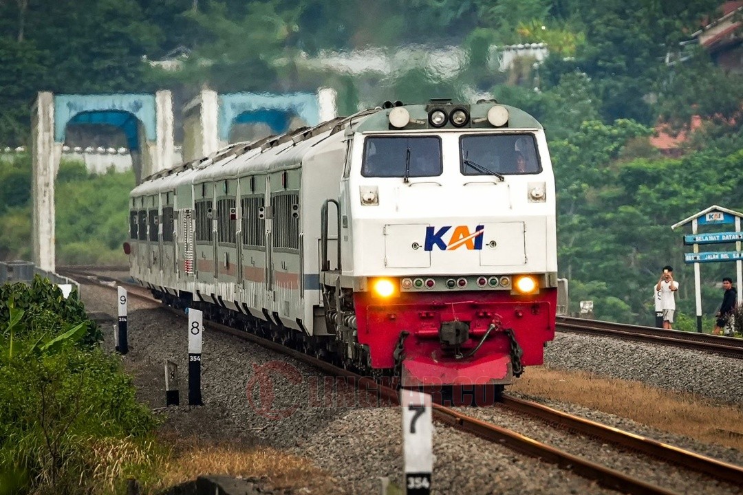 Kereta Api Kertanegara (PLB 168B) relasi Purwokerto–Malang