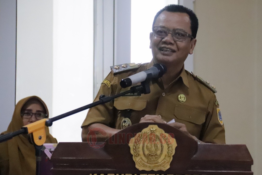 Wakil Bupati Brebes Wurja dalam Rapat Koordinasi (Rakor) bersama jajaran Forkopimda di Aula Lantai 5 KPT Kabupaten Brebes, Selasa (16/12/2025). Foto: dokumentasi