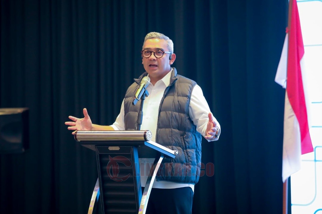 Wali Kota Bandung, Muhammad Farhan dalam kegiatan #SalingJagaTunasBangsa yang digelar di Hotel Mercure, Jumat (19/12/2025). Foto: dokumentasi/istimewa
