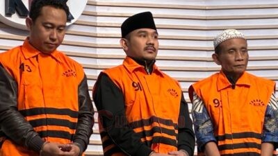 Bupati Bekasi Ade Kuswara dan ayahnya HM Kunang menjadi tersangka bersama seorang kontraktor berinisial SRJ. Foto: istimewa