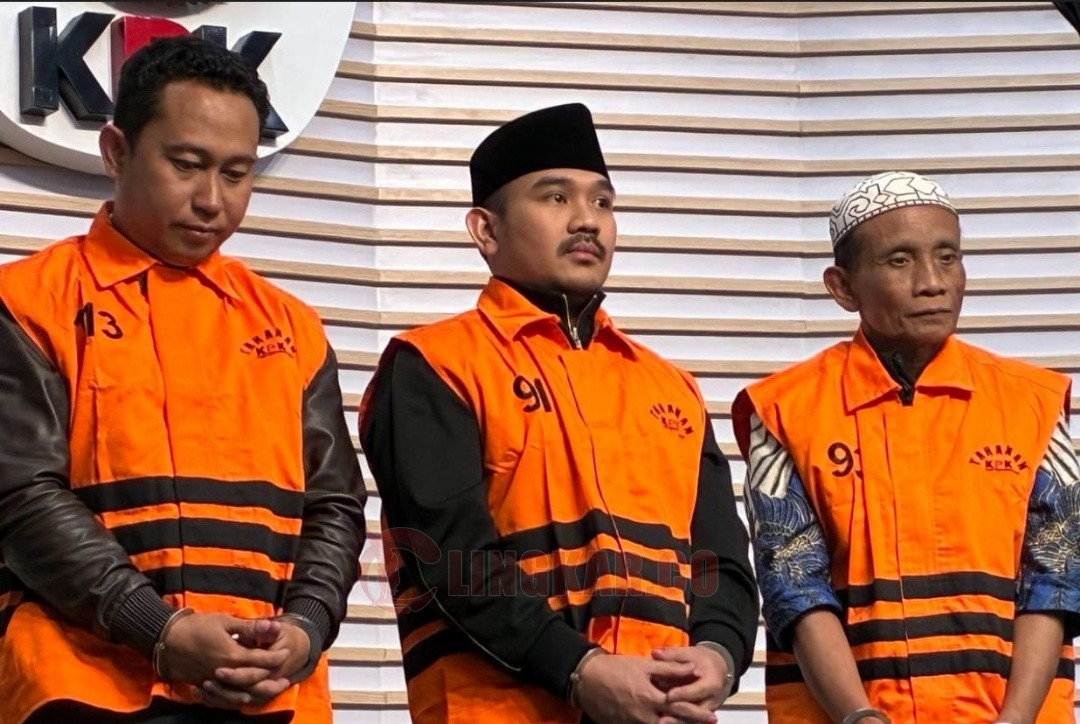 Bupati Bekasi Ade Kuswara dan ayahnya HM Kunang menjadi tersangka bersama seorang kontraktor berinisial SRJ. Foto: istimewa