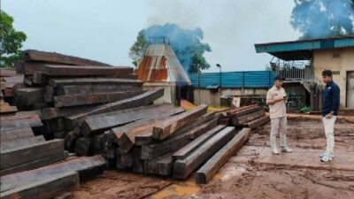 Sebagian barang bukti tersangka pelaku jaringan peredaran kayu PHAT ilegal. Foto; dokumentasi/istimewa