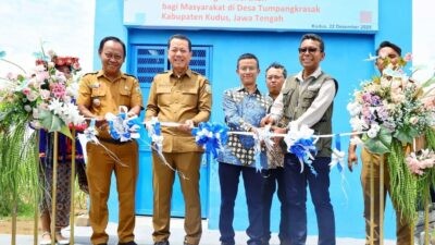 Bupati Kudus, Sam'ani intakoris saat peresmian Pamdes berbasis energi hijau di Desa Tumpangkrasak, Kecamatan Jati, Kabupaten Kudus, Jawa Tengah. Foto: dokumentasi