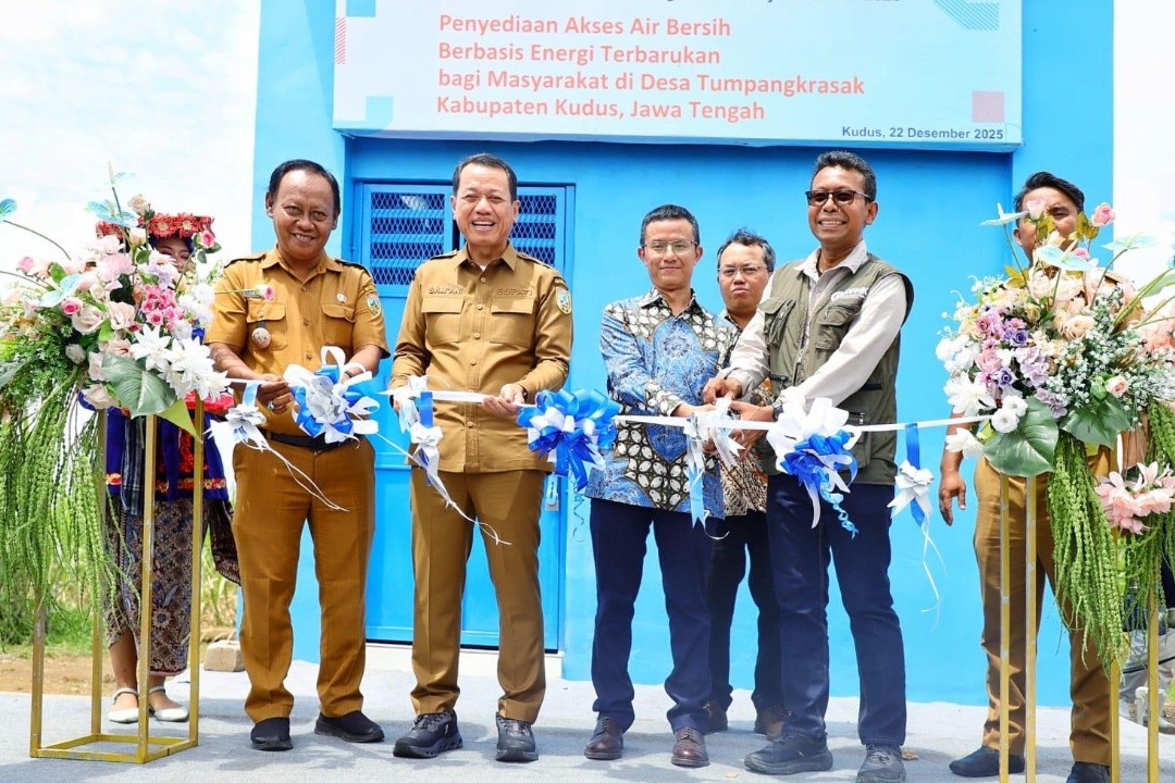 Bupati Kudus, Sam'ani intakoris saat peresmian Pamdes berbasis energi hijau di Desa Tumpangkrasak, Kecamatan Jati, Kabupaten Kudus, Jawa Tengah. Foto: dokumentasi