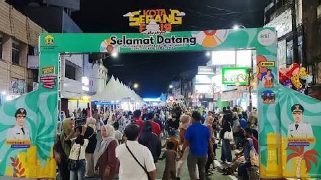 Suasana di Royal Baroe, kawasan baru ekonomi kreatif saat malam peluncuran. Foto: istimewa
