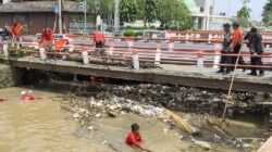 Tumpukan Sampah di Sungai Jadi Kado Jelang Akhir Tahun 2025 untuk Pemkab Kendal
