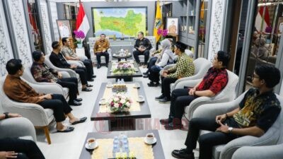 KIP Jateng saat audiensi dengan Gubernur Jawa Tengah, Ahmad Luthfi, di ruang kerja Gubernur, Kota Semarang, Kamis (4/12/2025).