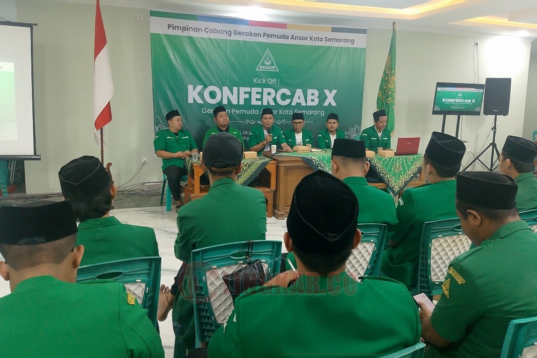 Ketua Panitia OC Konfercab X GP Ansor Kota Semarang, Zamah Syari saat Kick off dan Launching Logo Konfercab X di gedung PCNU Kota Semarang, Kamis (4/12/2025) malam. Rifqi/Lingkar.co