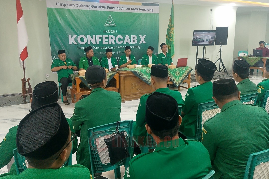 Sekretaris PC GP Ansor Kota Semarang Agus Setyawan saat Kick off dan Launching Logo Konfercab X di gedung PCNU Kota Semarang, Kamis (4/12/2025) malam.