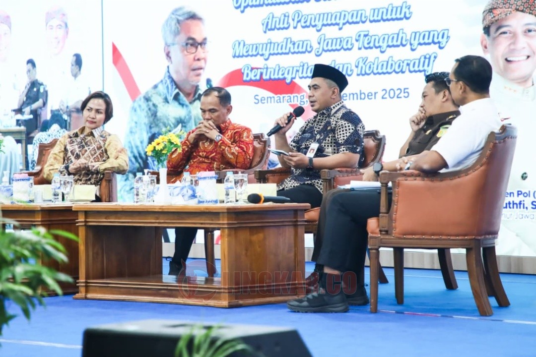 Wakil Gubernur Jawa Tengah, Taj Yasin Maimoen saat menjadi pembicara Talk Show Optimalisasi Sistem Manajemen Anti Penyuapan, untuk Mewujudkan Jawa Tengah yang Berintegritas dan Kolaboratif, Kamis (14/12/2025) di Gradhika Bakti Praja Semarang. Foto: dokumentasi