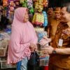Jelang Nataru, Gubernur Ahmad Luthfi Cek Harga Bahan Pokok di Pasar Karangayu Semarang