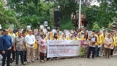 Aksi damai Hari Anti Korupsi Sedunia di halaman Fakultas Hukum Unnes Semarang, Selasa (9/12/2105).;Foto: istimewa