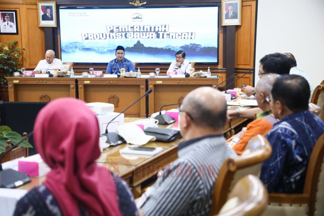 Wakil Gubernur Jateng, Taj Yasin Maimoen saat rapat bersama Badan Otorita Pengelola Pantura Jawa, di Kompleks Kantor Gubernur Jateng, Selasa (9/12/2025). Foto: dokumentasi