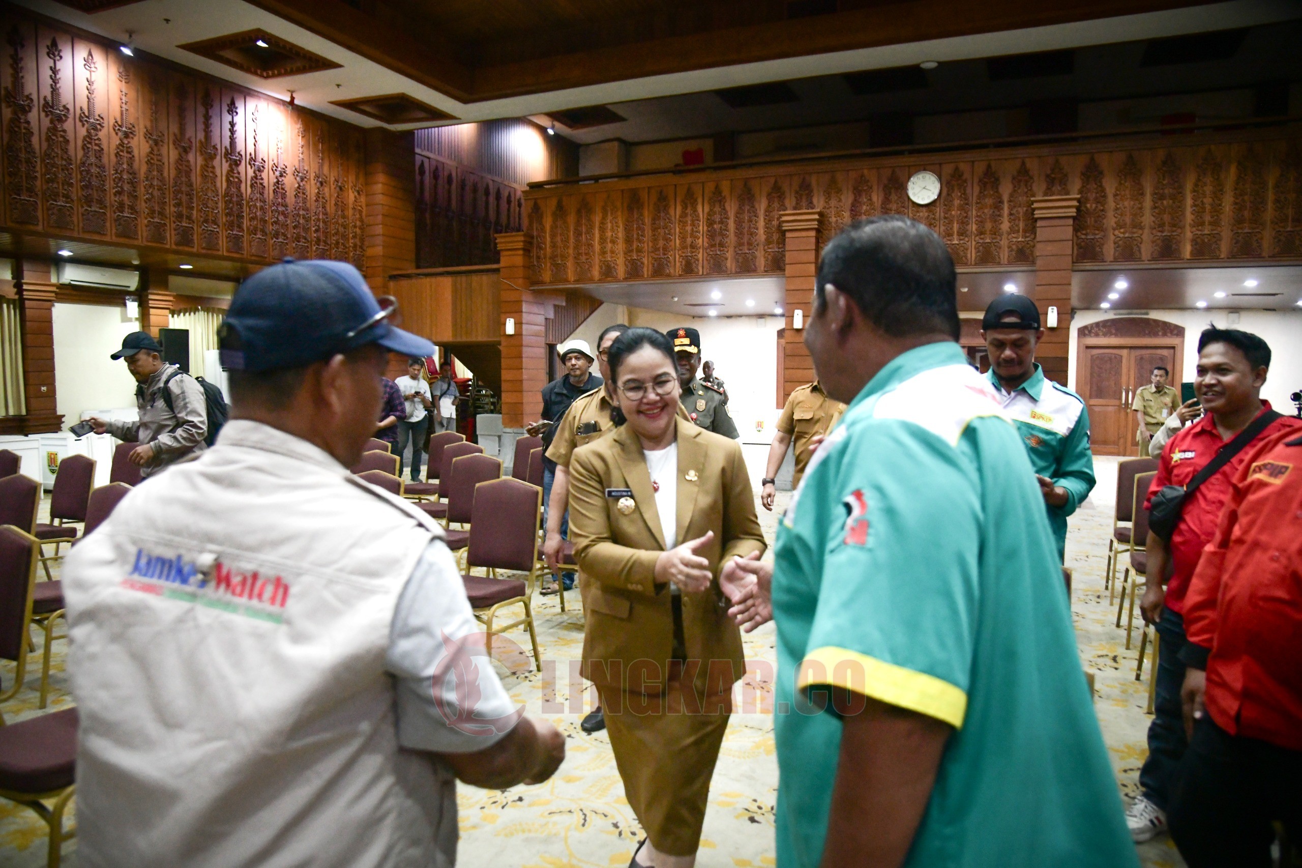 Wali Kota Semarang, Agustina Wilujeng Pramestuti saat menerima kunjungan buruh Semarang. (dok Pemkot Semarang)