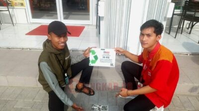 Alfamart ubah sampah plastik jadi paving block ramah lingkungan. (dok Alfamart)