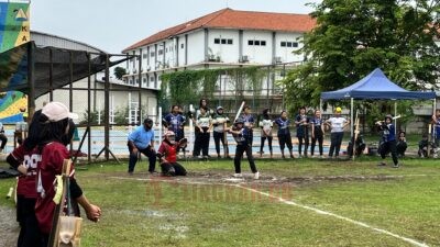Kejurkot Softball antar sekolah yang diikuti oleh sejumlah team SMA di Kota Semarang. (dok Perbasasi Kota Semarang)