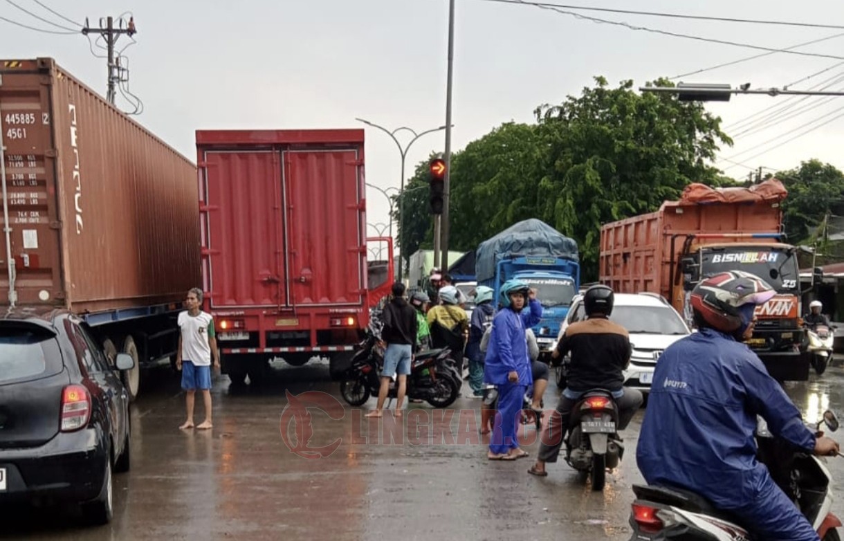 Lokasi kecelakaan kendaraan di Simpang KIW belum lama ini. (dok Istimewa)