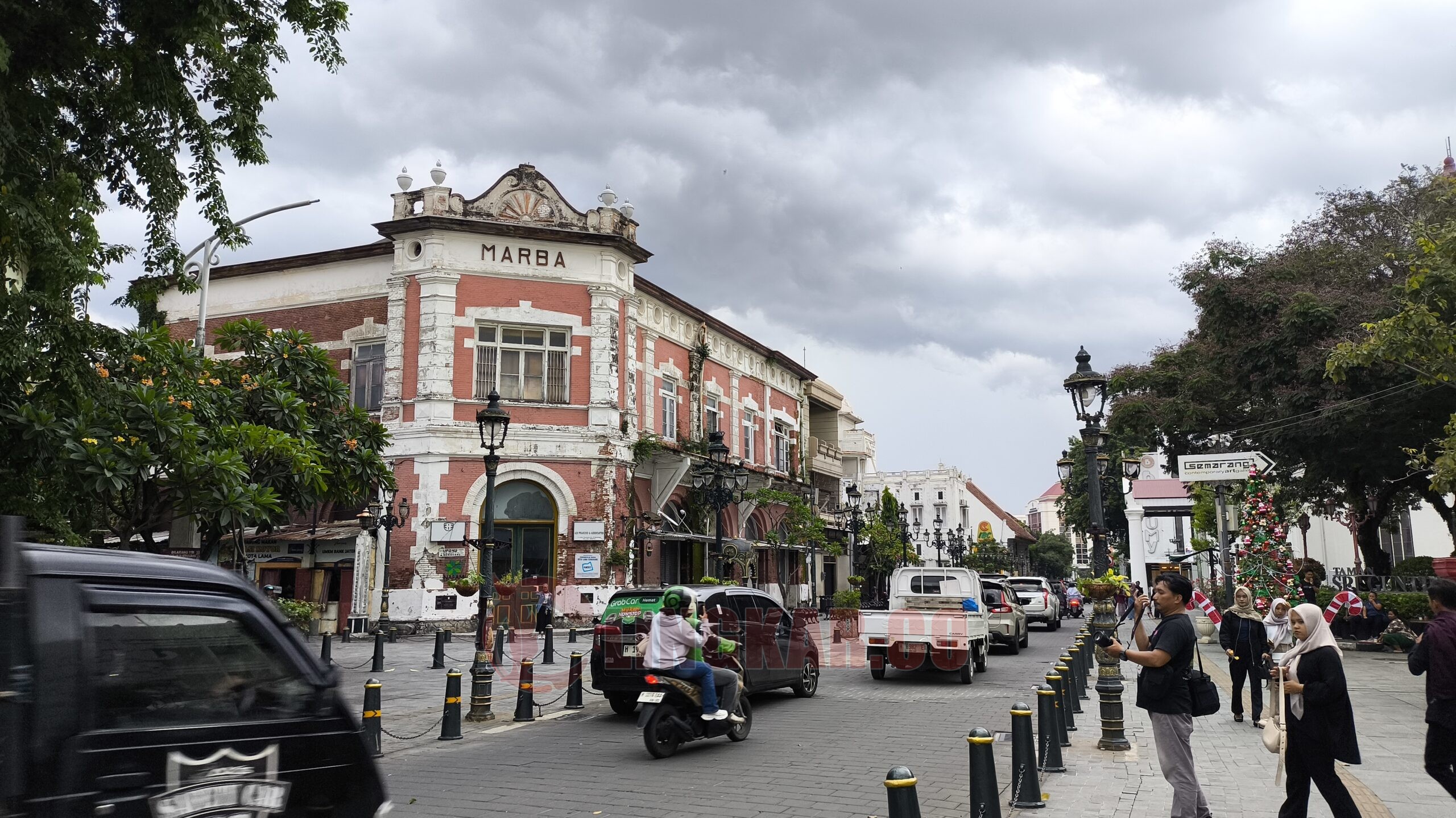 Kawasan Kota Lama Semarang bebas kabel udara. (dok Alan Henry)