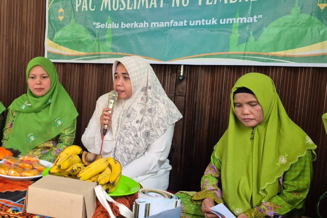 Ketua TP PKK Kota Semarang, Listyati Purnama Rusdiana saat memaparkan sinergi program dalam kegiatan pengajian dan pertemuan pertemuan rutin di rumah warga RT 02 RW 08 Kelurahan Sendang Mulyo, Tembalang, Kota Semarang, Jawa Tengah, Ahad (11/1/2026) siang. Foto: istimewa