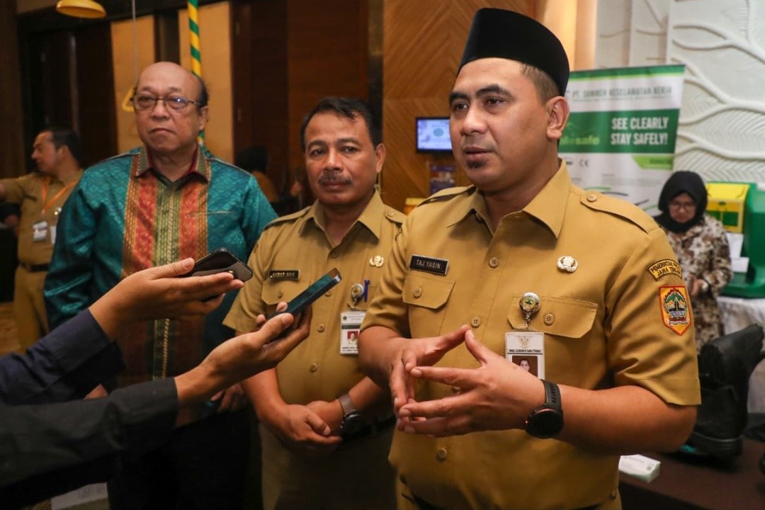 Wakil Gubernur Jawa Tengah, Taj Yasin Maimoen saat wawancara seusai acara Seminar Peringatan Bulan Keselamatan dan Kesehatan Kerja (K3) Tahun 2026 Tingkat Provinsi Jawa Tengah, di Hotel Novotel Semarang, Senin (12/1/2026). Foto: dokumentasi/istimewa