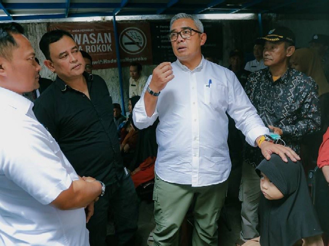 Wali Kota Bandung, Muhammad Farhan saat meninjau Siskamling Siaga Bencana ke-76, Rabu (14/1/2026). Foto: dokumentasi