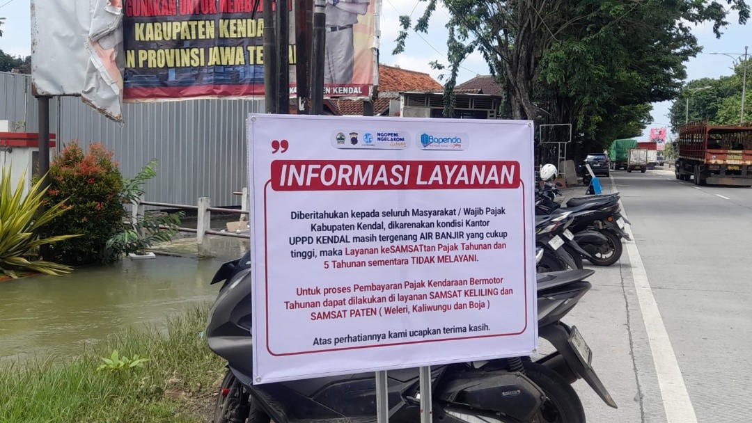 Kantor Samsat Masih Terendam Banjir, Layanan Lima Tahunan Masih Tutup