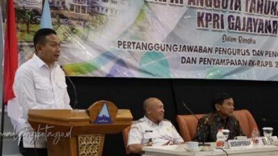 Wali Kota Malang, Wahyu Hidayat, saat menyampaikan sambutan Rapat Anggota Tahunan (RAT) Koperasi Pegawai Republik Indonesia (KPRI) Gajayana di Hotel Pelangi Kota Malang, Jawa Timur, Rabu (21/1/2026). Foto: dokumentasi