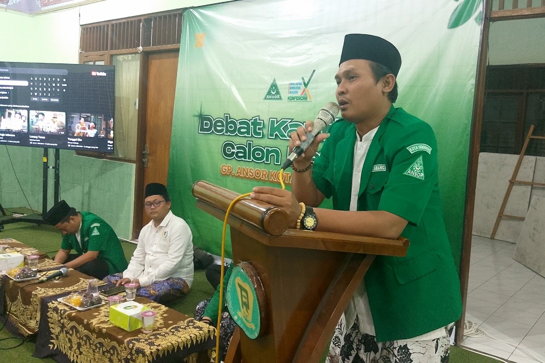 Ketua Panitia OC Konfercab X GP Ansor Kota Semarang, Zamah Syari saat menyampaikan laporan kegiatan dalam pembukaan Debat Kandidat di Ponpes Raudhatul Qur'an an Nasimiyah Semarang Barat, Kota Semarang