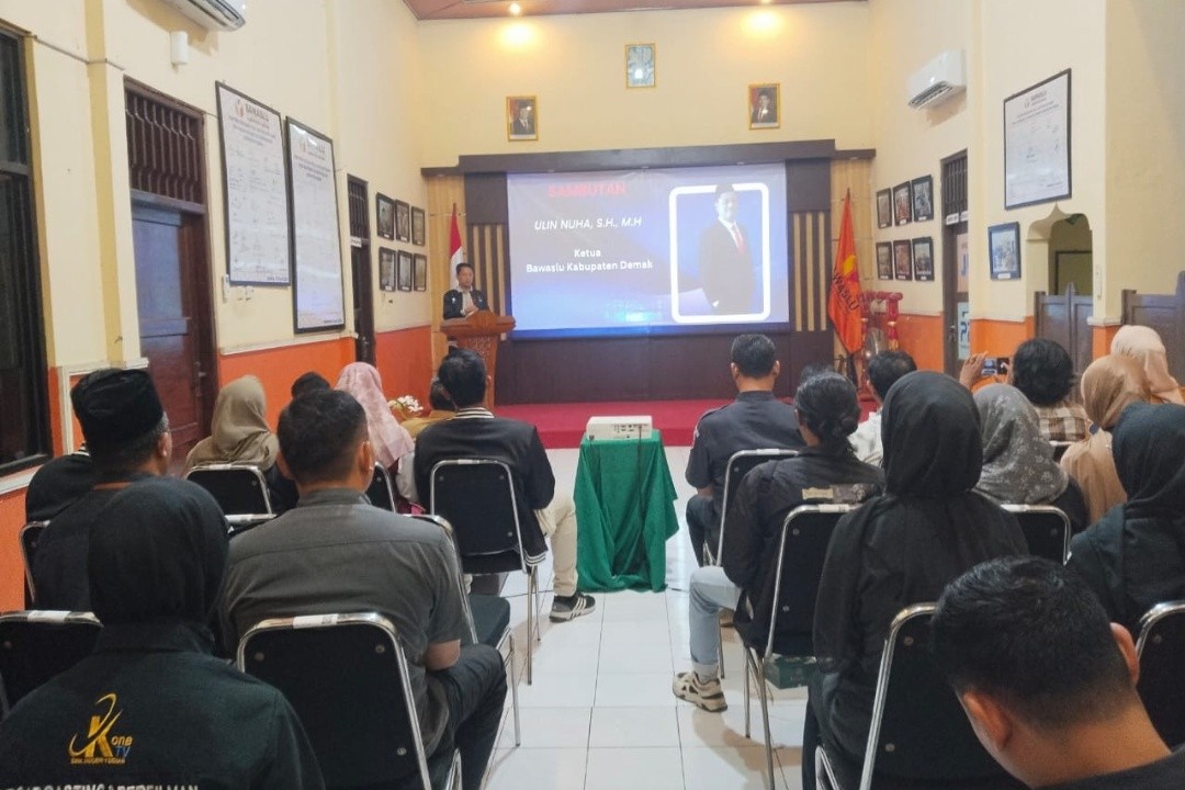 Peluncuran dan bedah film 'Kudu Wani' di Ruang Rapat Bawaslu Kabupaten Demak. Foto: dokumentasi/istimewa