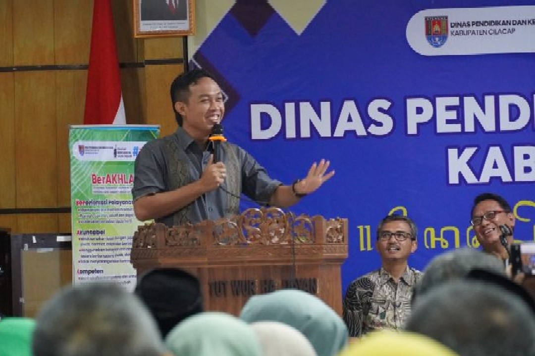 Bupati Cilacap, Syamsul Auliya Rachman saat apel bersama dengan Dinas dan K Kabupaten Cilacap, Jawa Tengah. Foto: dokumentasi