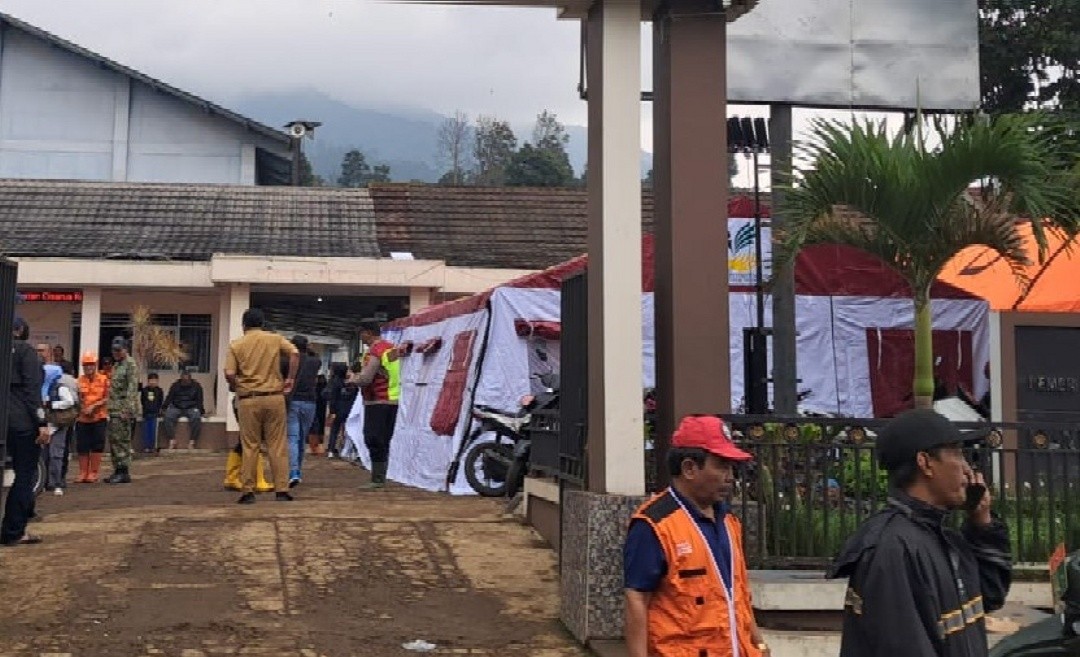 Tiga SD di Cisarua Jadi Posko Tanggap Darurat Bencana, Sekolah Libur Ganti Belajar Daring