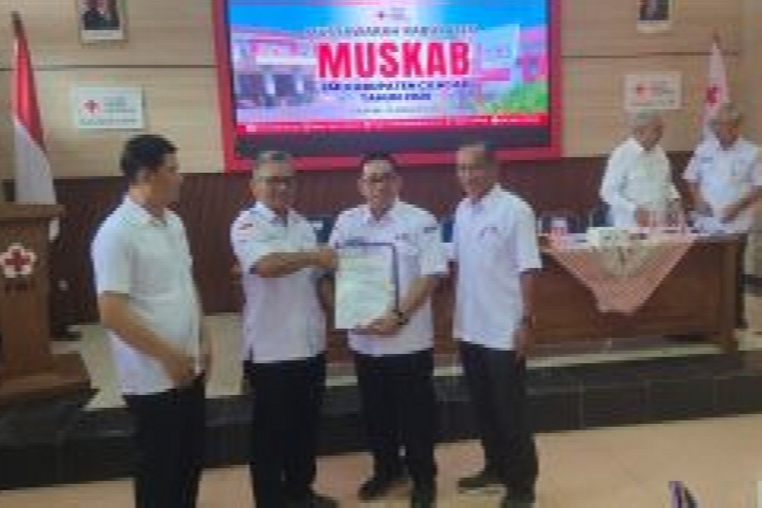 Farid Ma'ruf saat terpilih kembali sebagai Ketua PMI Kabupaten Cilacap periode 2026-2031 dalam Musyawarah Kabupaten (Muskab) tahun 2026 di Aula Markas PMI Cilacap, Selasa (27/1/2026).