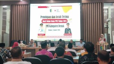 Bupati Demak, Eisti'anah dalam penutupan dan serah terima bulan dana pada Jumat (2/1/2026) di gedung Gradhika Bina Praja. Foto: dokumentasi