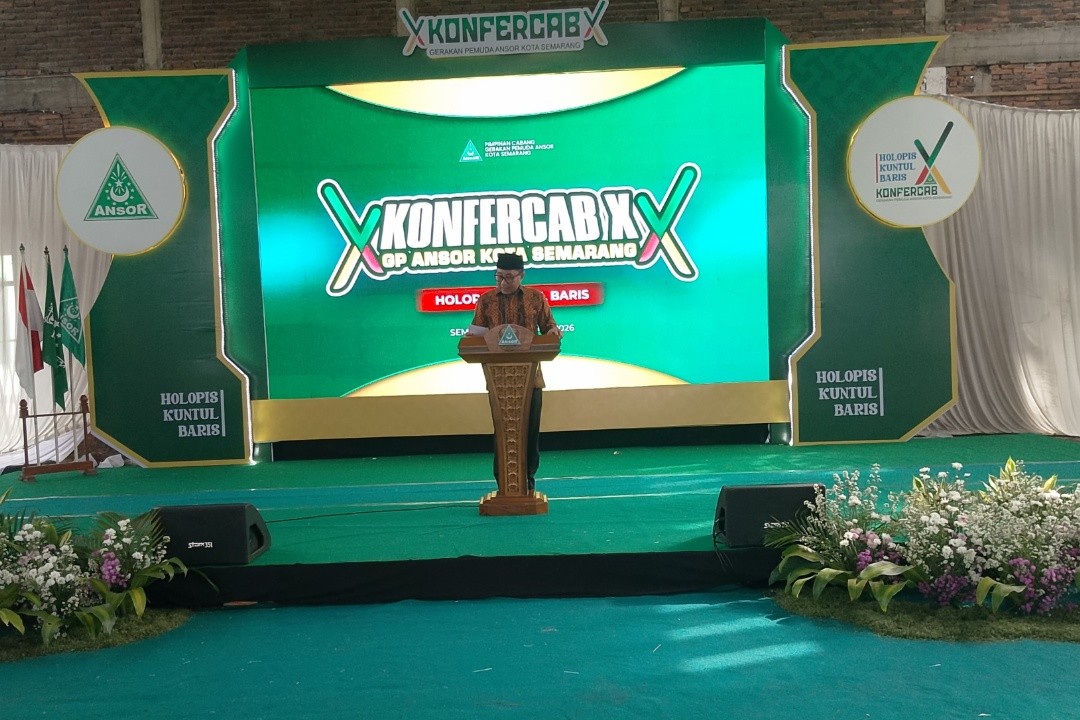 Wakil Wali Kota Semarang Iswar Aminuddin saat menghadiri Konfercab X GP Ansor Kota Semarang yang digelar di GOR Ponpes Al Itqoon Bugen, Tlogosari Wetan, Pedurungan, Kota Semarang Jawa Tengah, Ahad (4/1/2026).